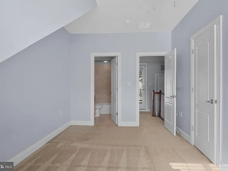 428 N Thomas St — Photo 17