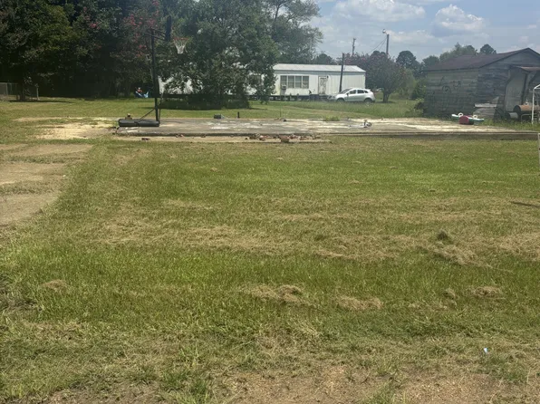 15 S Beech St, Bude, MS 39630