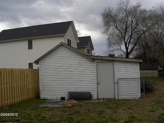 2nd image of 312 3rd St