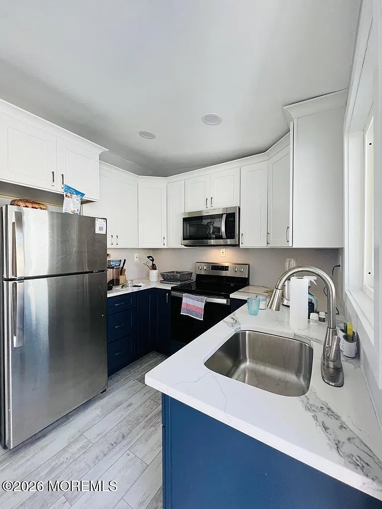 3 bed, 1.5 bath, $4,000 — Photo 4