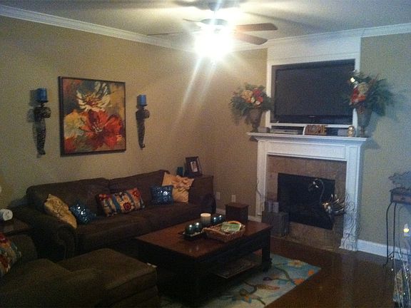 2nd image of 17 Peachgrove Ln