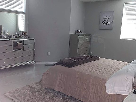 3rd image of 678 Huguenot Ave #1