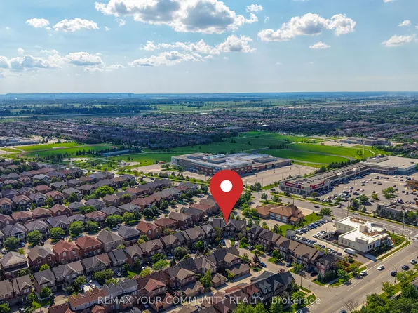 5578 Waterwind Cres, Mississauga, ON L5M 0G2