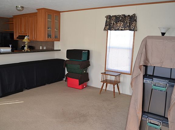 3rd image of 816 Belle Aire St