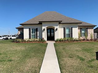 240 Rue Landry, Saint Rose, LA 70087