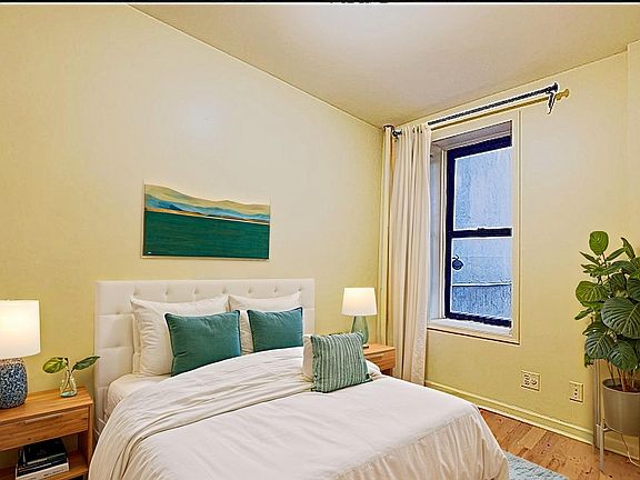 2nd image of 455 W 44th St #2