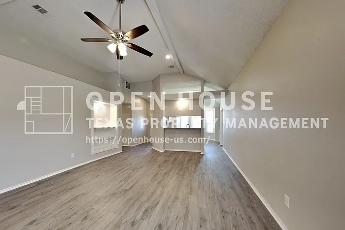 4207 Red Spruce Ln — Photo 4