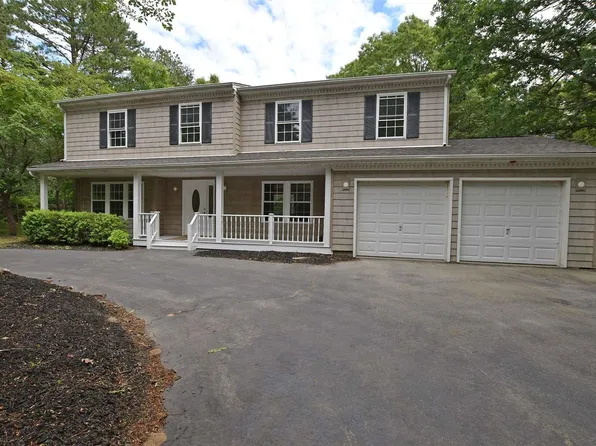 45 Cobblestone Drive, Shoreham, NY 11786