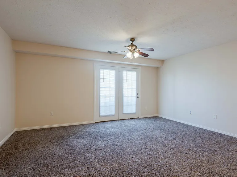 Greenbrier Apartments — Photo 72