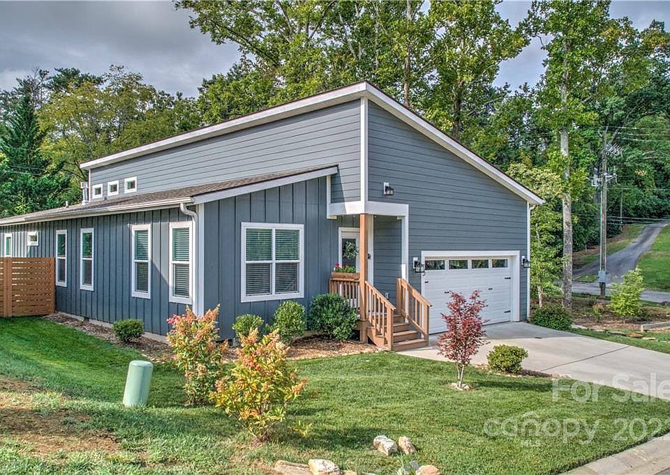 1st image of 5 Woodbridge Park Dr