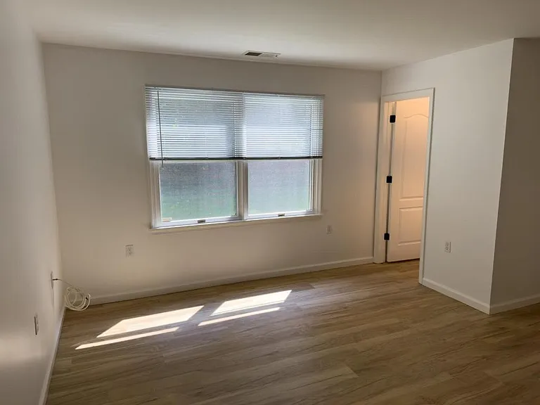 140 Lindfield Cir — Photo 13