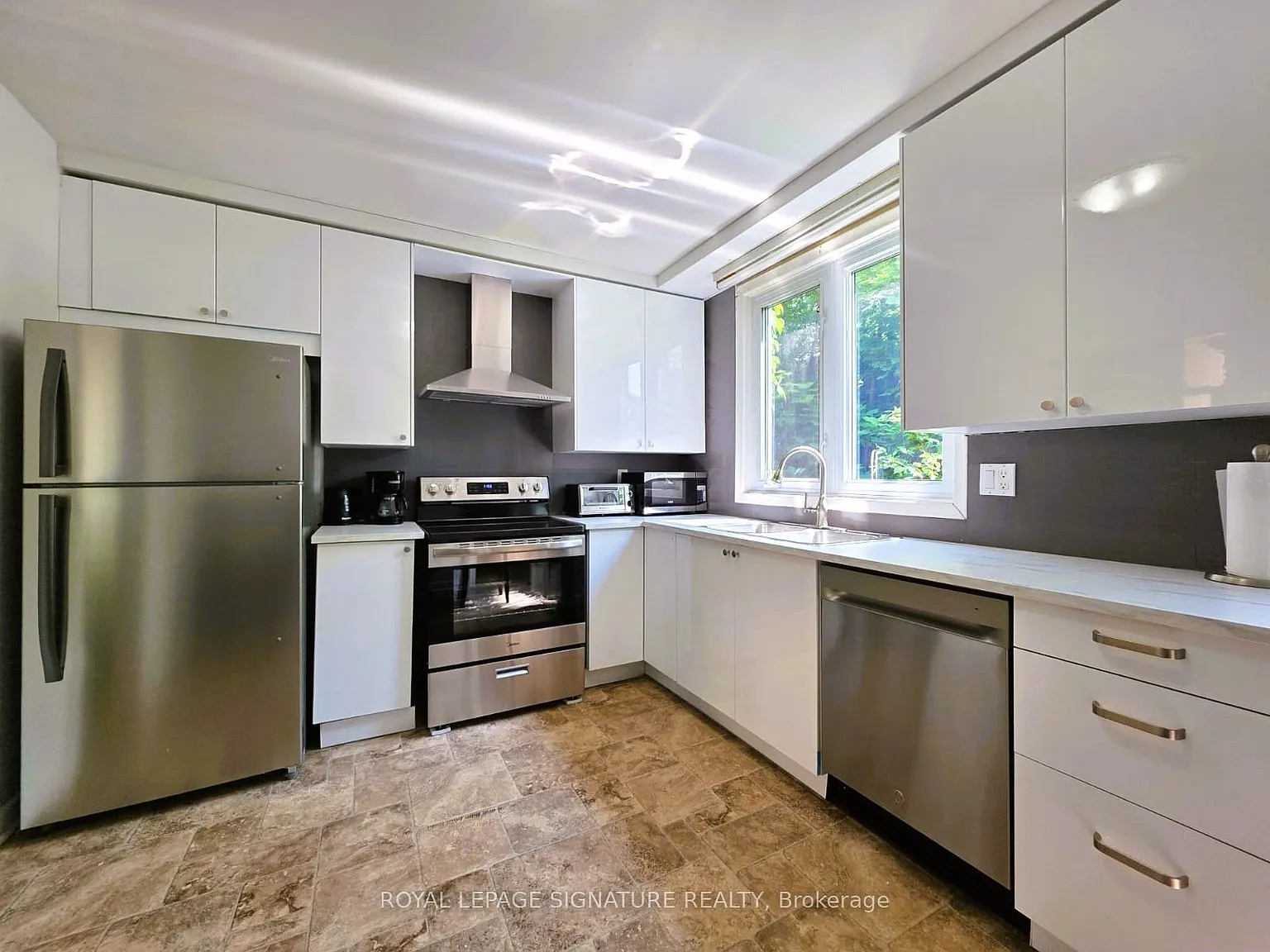 4 bed, $3,800 — Photo 4