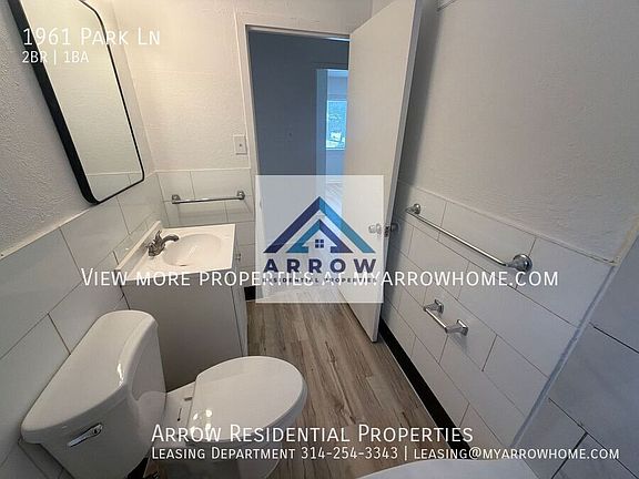 3rd image of 1961 Park Ln