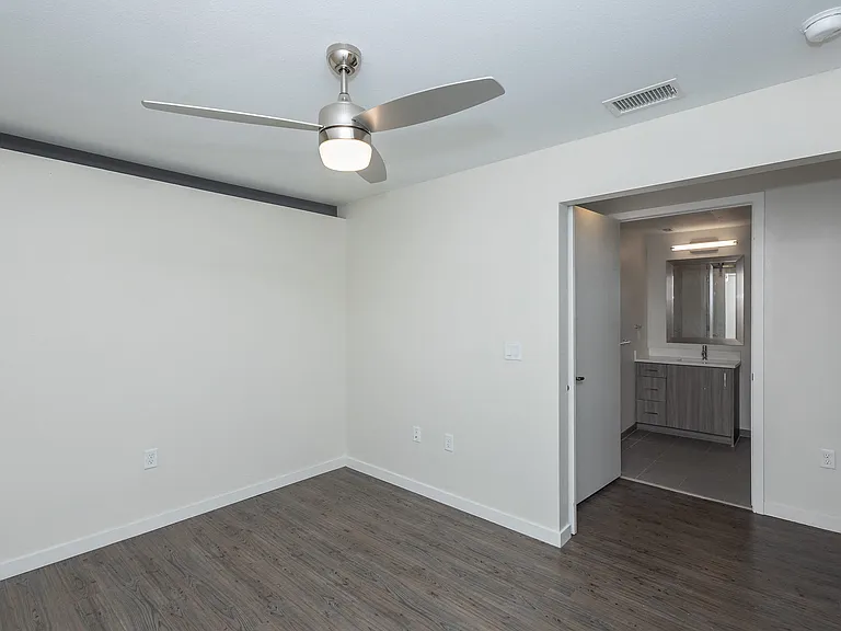 Colewood Apartments — Photo 9