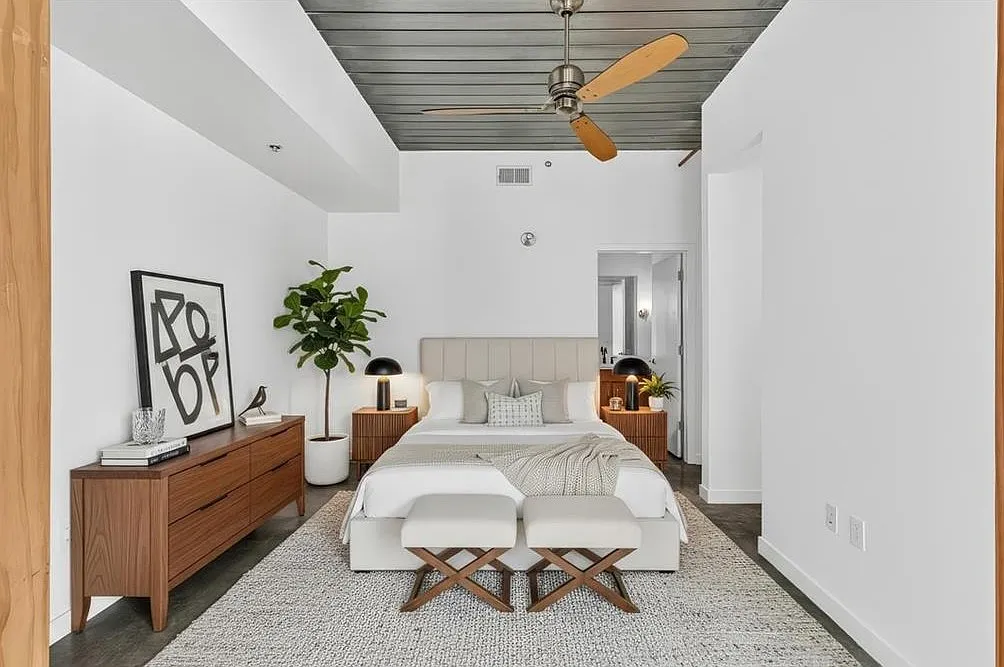 1 bed, 869 sqft, $2,000 — Photo 4