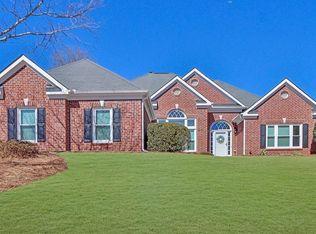 1040 Lewis Ridge Cir, Lawrenceville, GA 30045