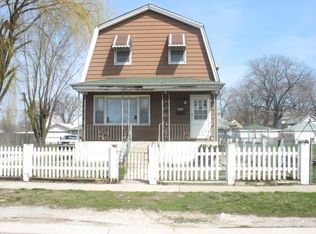 2754 Desplaines St, Blue Island, IL 60406
