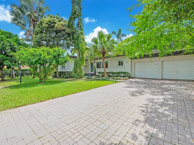 5800 SW 50th Ter #5800 — Photo 7