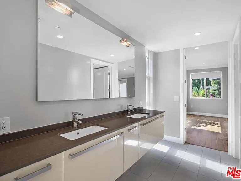 1283 Havenhurst Dr #101 — Photo 25