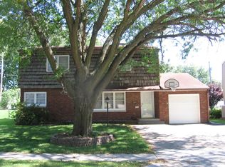 208 E 17th St N, Newton, IA 50208