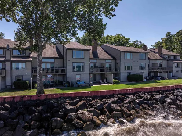 1130 By The Shores Dr APT 6, Huron, OH 44839