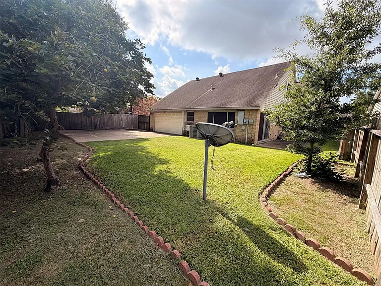 22118 Fincastle Dr — Photo 38