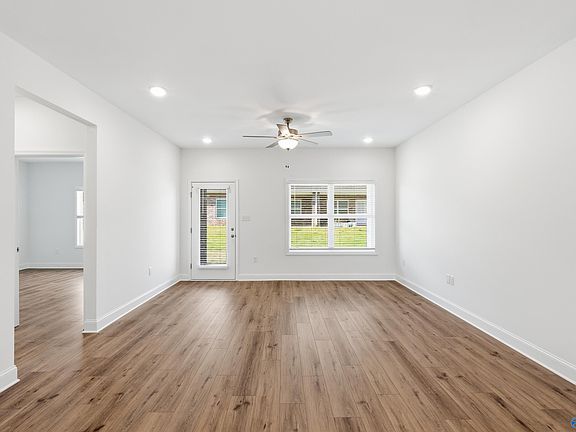 4th image of 3130 Mead Way SE