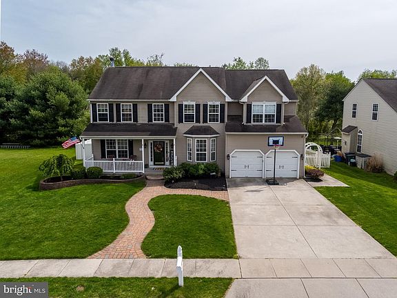 2nd image of 1124 Tamarind Pl