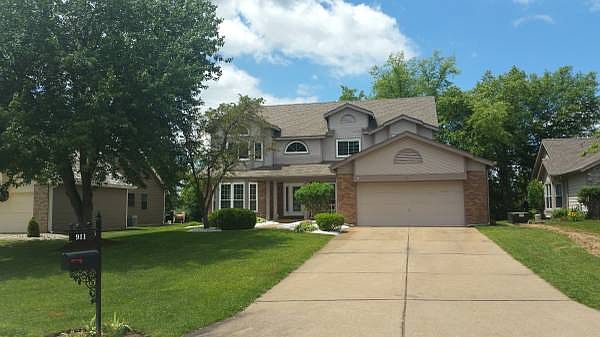 1st image of 911 Hemingway Ln