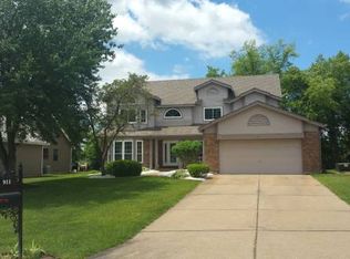 911 Hemingway Ln, Weldon Spring, MO 63304