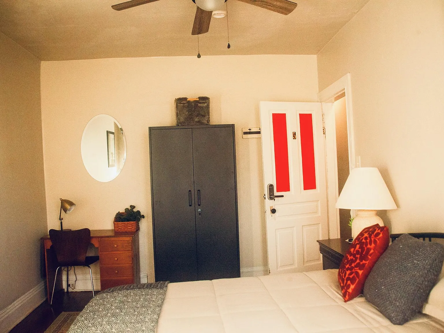 4 bed, 2.0 bath, 1950 sqft, $966 — Photo 2