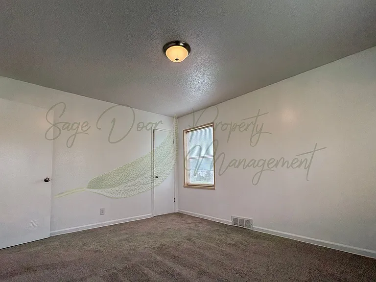 9506 Harrison St — Photo 10