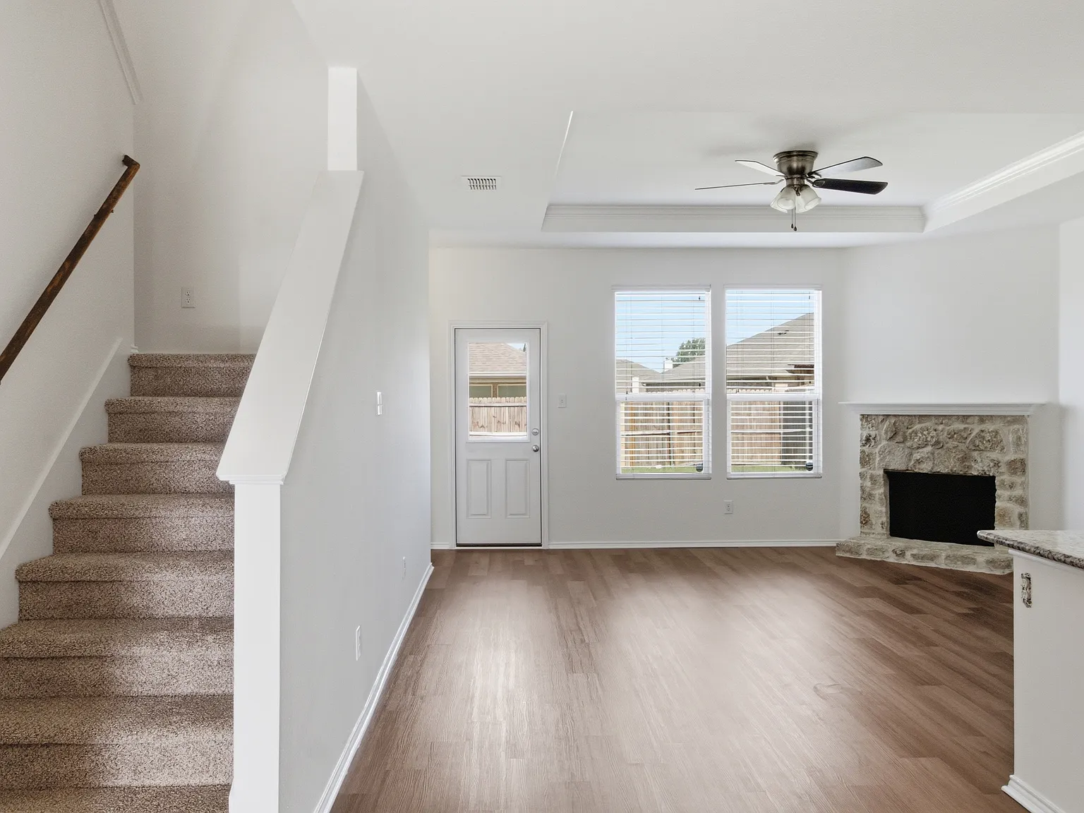 4 bed, 2477 sqft, $2,600 — Photo 3