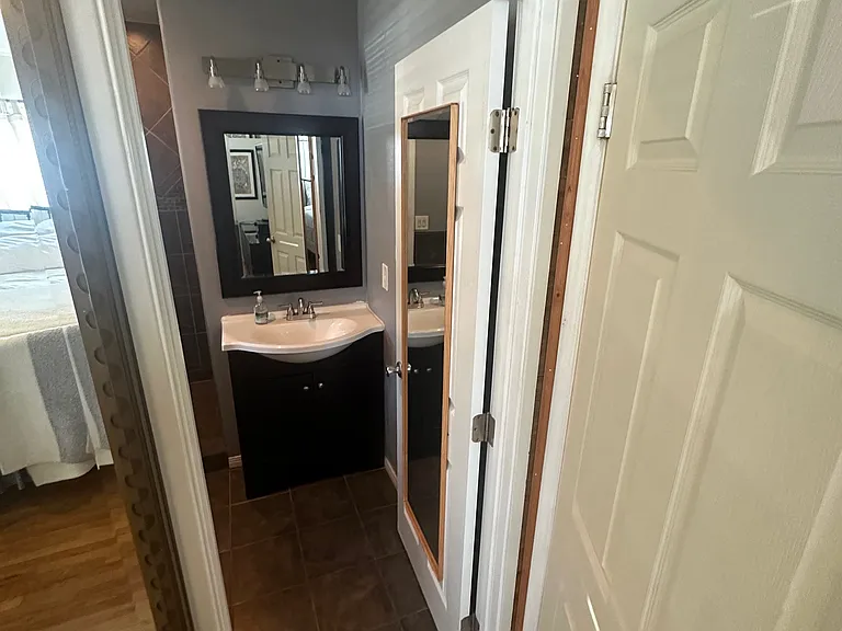 8958 N Swinton Ave — Photo 53