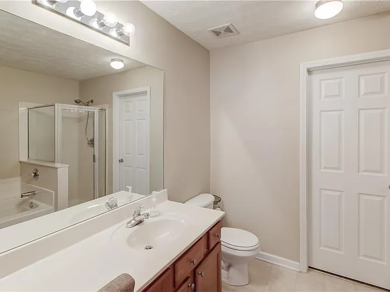 2230 Hawks Bluff Trl — Photo 21