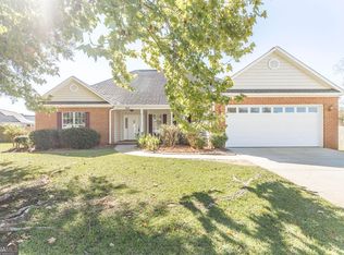 214 Castlebury Cir, Kathleen, GA 31047