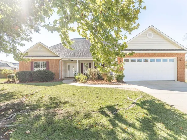 214 Castlebury Cir, Kathleen, GA 31047