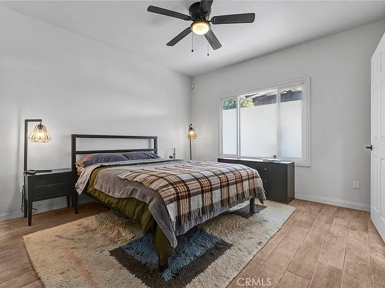 235 W 58th St — Photo 12