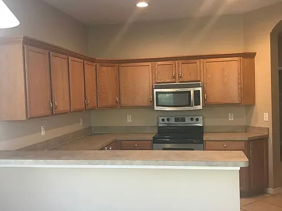1st image of 19239 Stone Hedge Dr