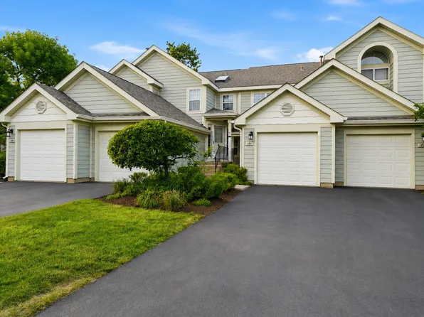 184 W Hamilton Dr, Palatine, IL 60067