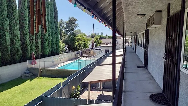 2 bed, 1300 sqft, $2,500 — Photo 4