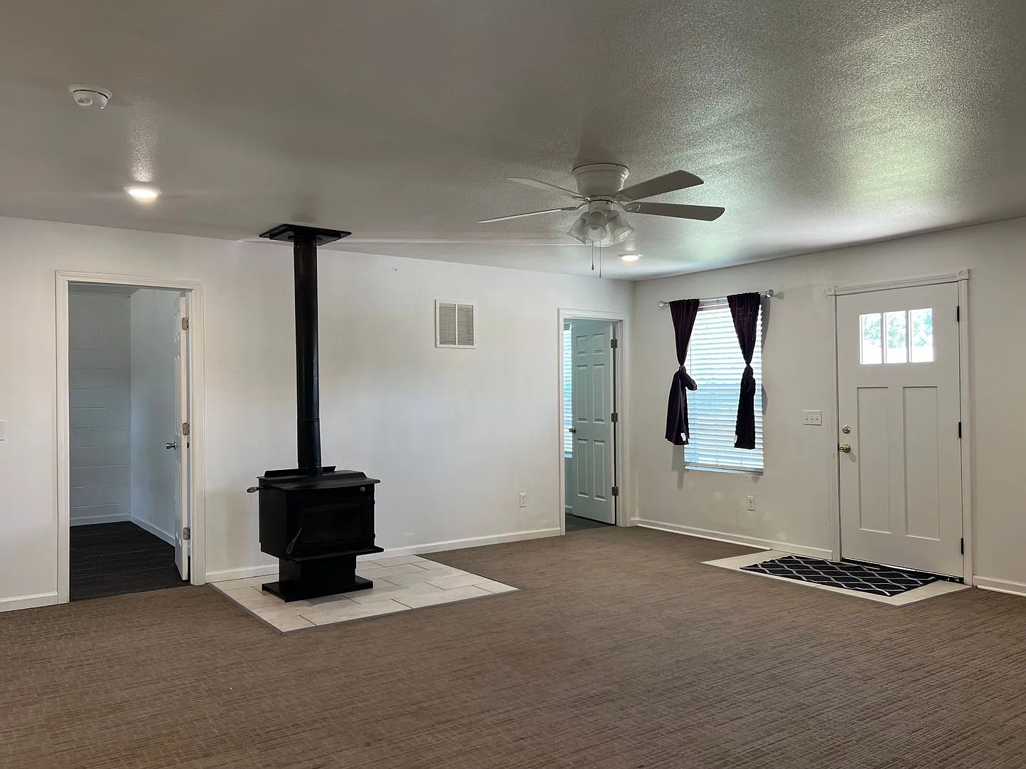 3 Bedroom 1 Bathroom Duplex in Webb City School District — Photo 2