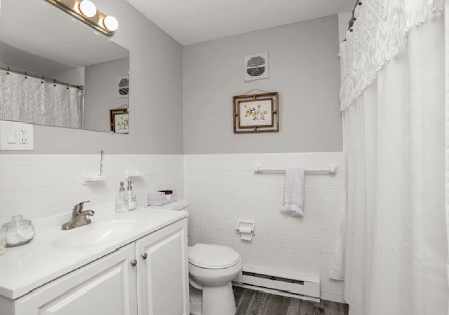 Renovated and Spacious 1BR apartment in Avon Apartments! — Photo 2