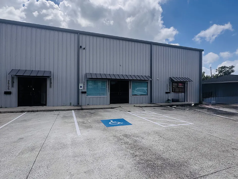 2907 Nederland Ave