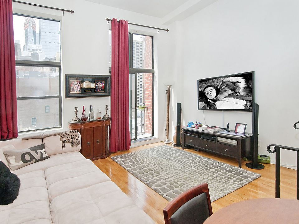 1st image of 105 Lexington Ave APT 6A
