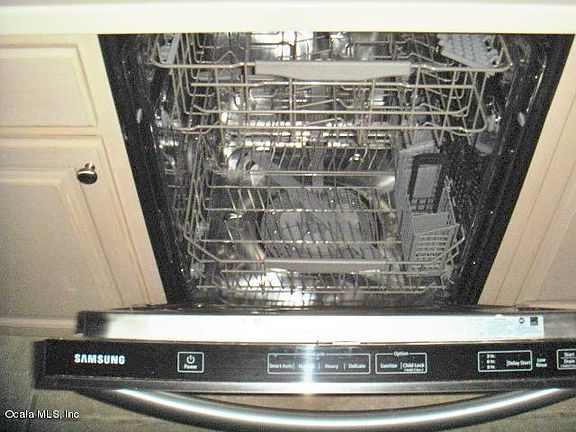 5th image of 231 NE 28th Ave APT 104