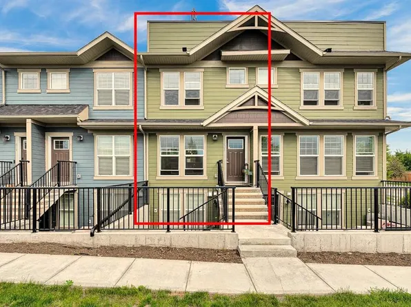 406 NW Cranbrook Sq SE, Calgary, AB T3M 3E3