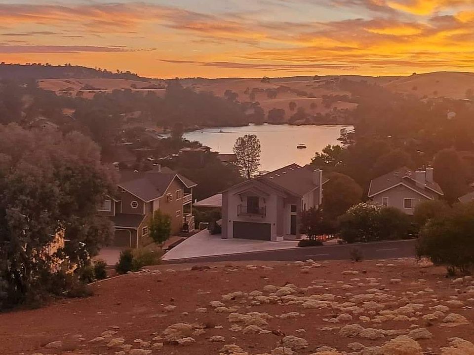 1st image of 572 Poker Flat Rd