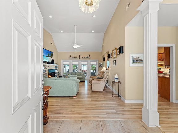 5th image of 1472 Fox Hollow Way