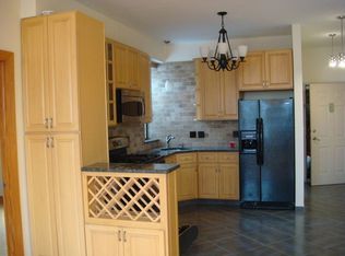 3140 36th St APT 3R, Astoria, NY 11106